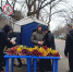 Центр национальных культур Армавира 8 марта дарил всем жительницам города цветы - GorodArmavir.Ru