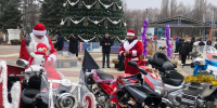 В Армавире 35 байкеров провели мотопробег в костюмах Дедов Морозов - GorodArmavir.Ru