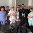Священник раздал пасхальные куличи сотрудникам больницы Армавира - GorodArmavir.Ru